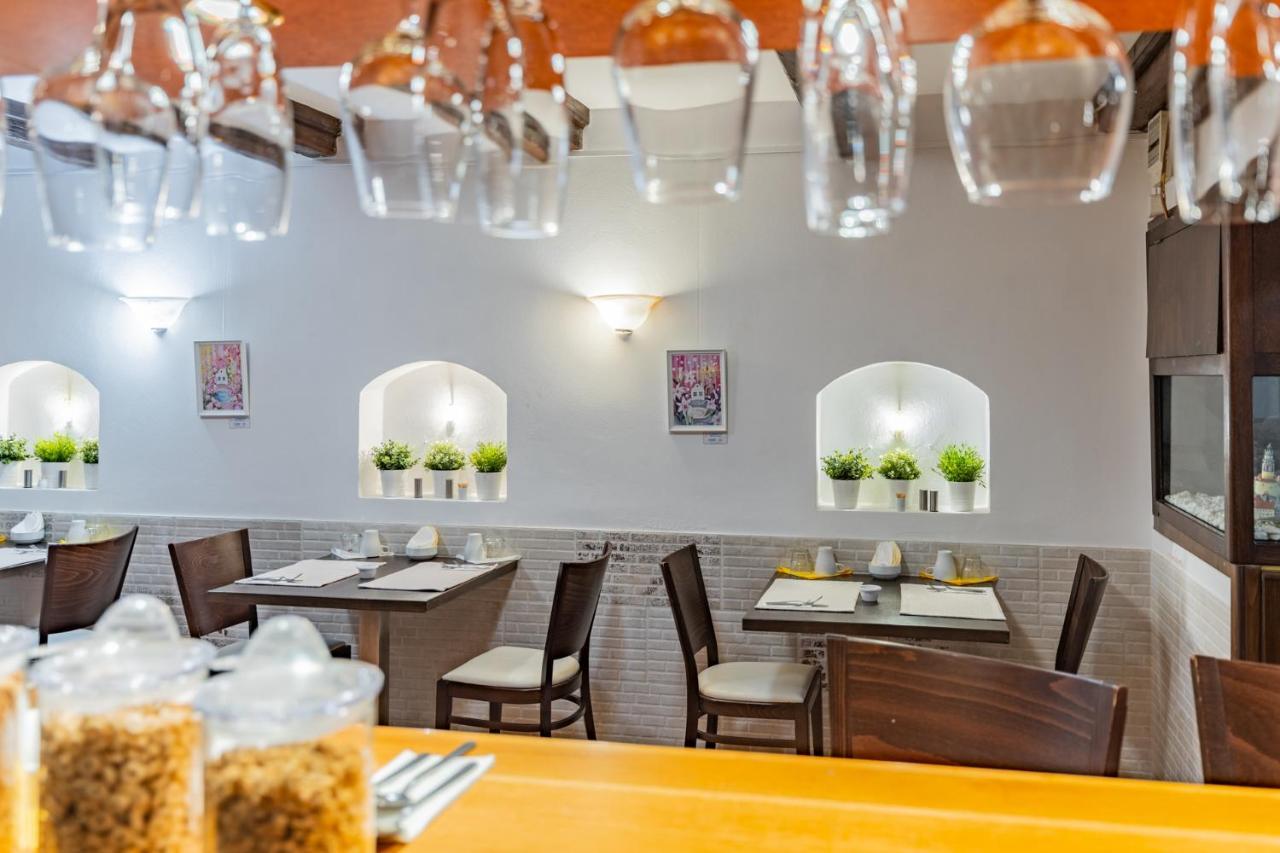 Hotel Amadeus Budweis Exterior foto
