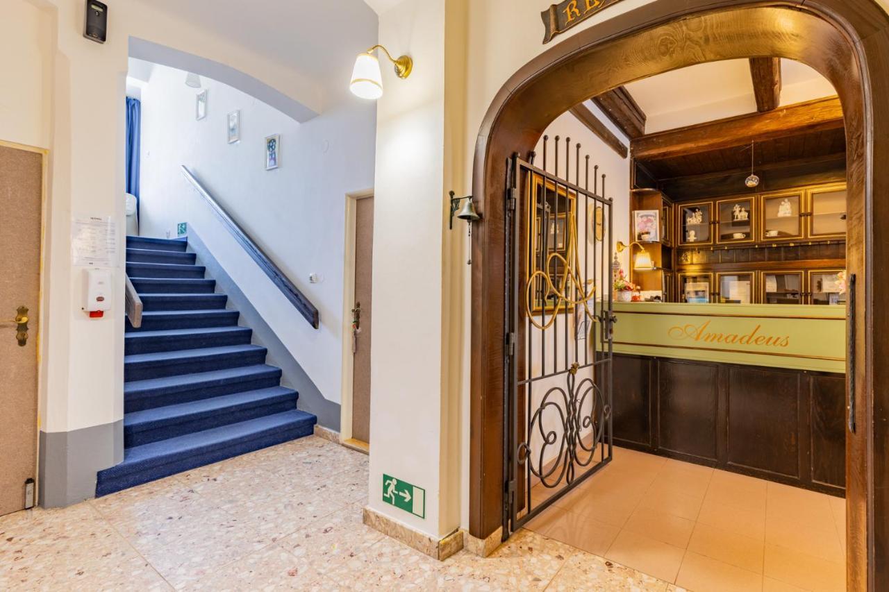 Hotel Amadeus Budweis Exterior foto