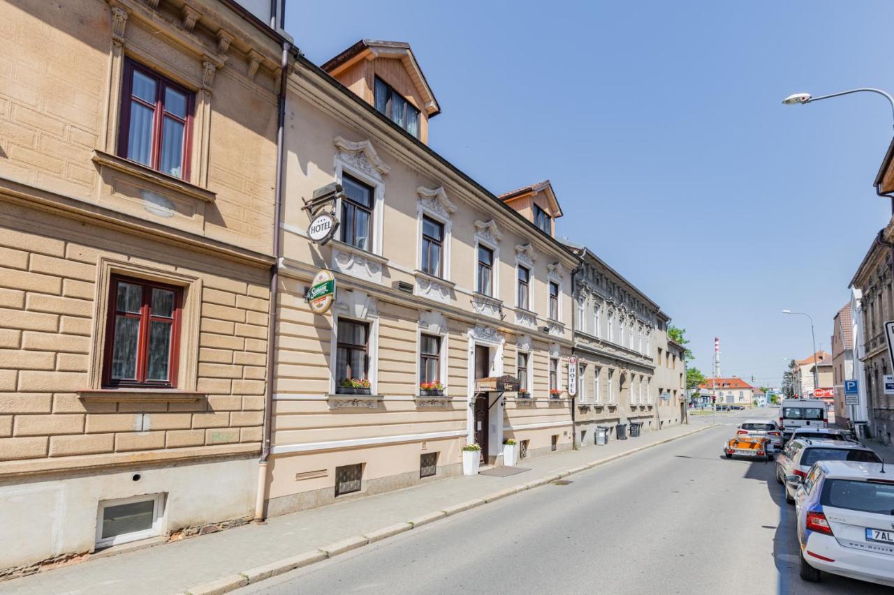 Hotel Amadeus Budweis Exterior foto