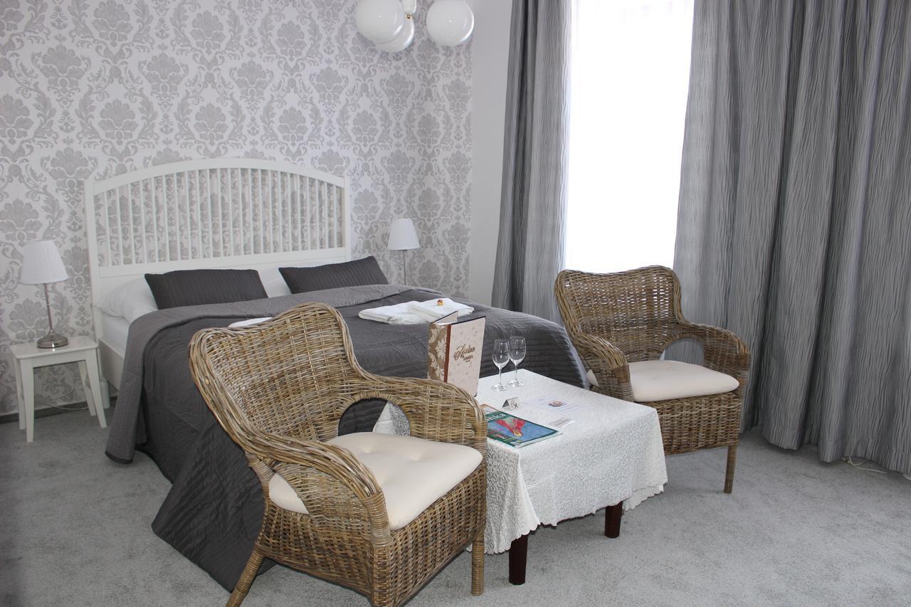 Hotel Amadeus Budweis Exterior foto